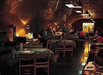 独立游戏《逐光之旅》登顶新品与热门商品榜 人气火爆